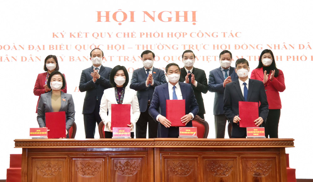 Bí thư Đinh Tiến Dũng Phối hợp thực hiện nhiệm vụ trên tinh thần 5 rõ
